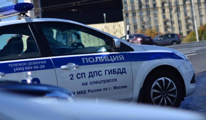 Бандиты с топорами напали на пост ГИБДД в Подмосковье