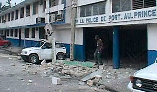 Землетрясение на Гаити покалечило посла