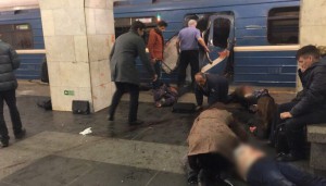 В Петербурге пассажиры после взрыва в ужасе выбегали из метро