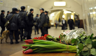 Медведев возложил цветы на месте теракта