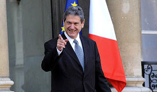 Сигары уволили французского министра