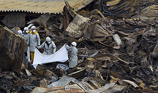 Японцы выжили после 10 дней под завалами