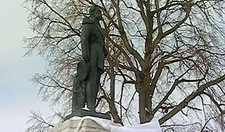 На памятник Александру II напали с топором