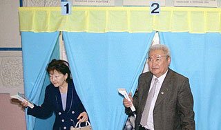 В Казахстане досрочно выбирают президента