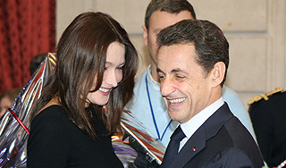 Беременность Бруни подтвердил отец Саркози