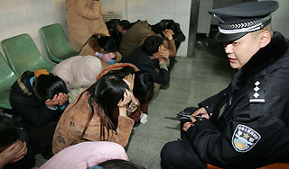 В Китае арестована банда беременных воровок