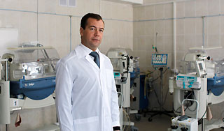 Медведев: На реформу медицины денег хватит