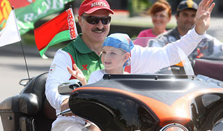 Лукашенко пересядет на "Ё-мобиль"