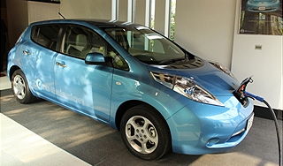 Nissan привез в Россию электромобиль Leaf