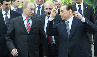 Путин пошутил про страсть Берлускони