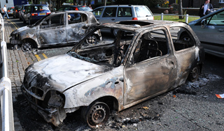 Подростки сожгли четыре машины в Москве