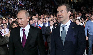 Медведев выдвинул Путина в президенты
