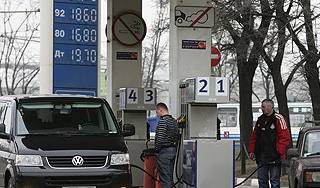 Москвичам обещают дефицит бензина