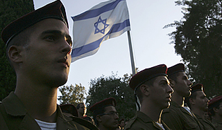 За похищение солдат Израиля дают миллион