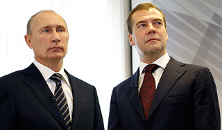 Медведев и Путин обрадовали пенсионеров