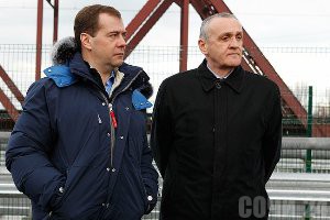Президенты России и Абхазии Дмитрий Медведев и Александр Анкваб