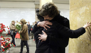 Москва вспоминает жертв взрывов в метро