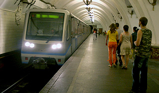 На "серой" ветке метро Москвы встали поезда