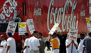 Работники Coca-Cola готовят забастовку