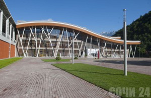 Новый вокзал железнодорожной станции "Красная Поляна"