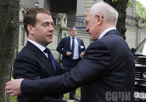 Премьер-министры России и Украины провели в Сочи переговоры. Фото: korrespondent.net